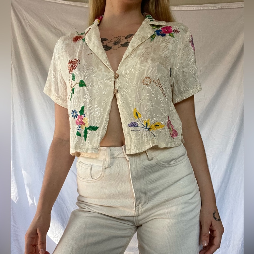 Floral cropped blouse